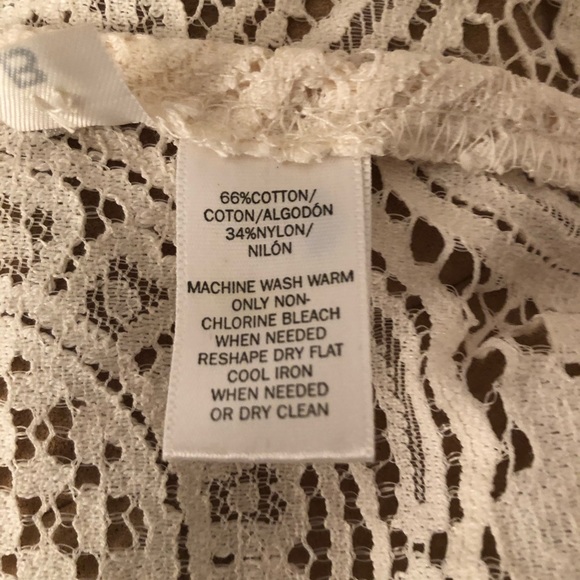 Loft lace medallion top - Picture 6 of 6